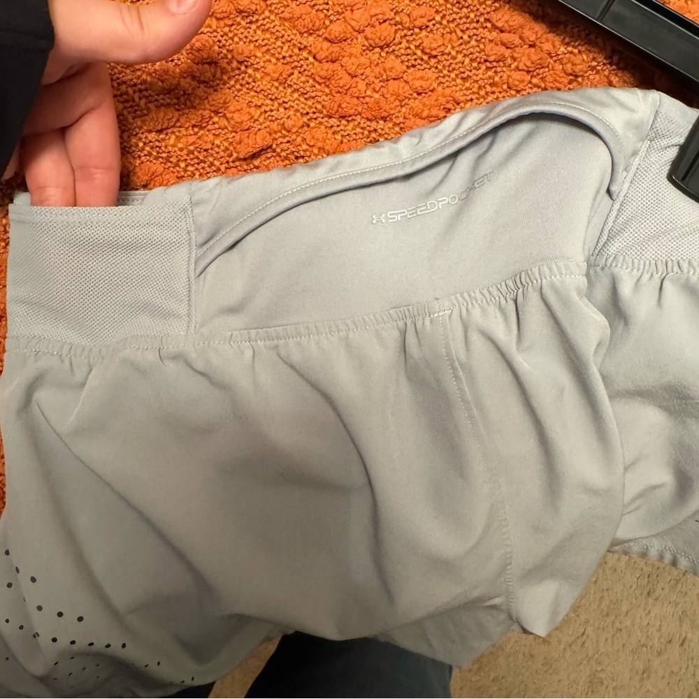 NWOTUnder Armour Women's Light Gray Athletic Shorts - Picture 5 of 7